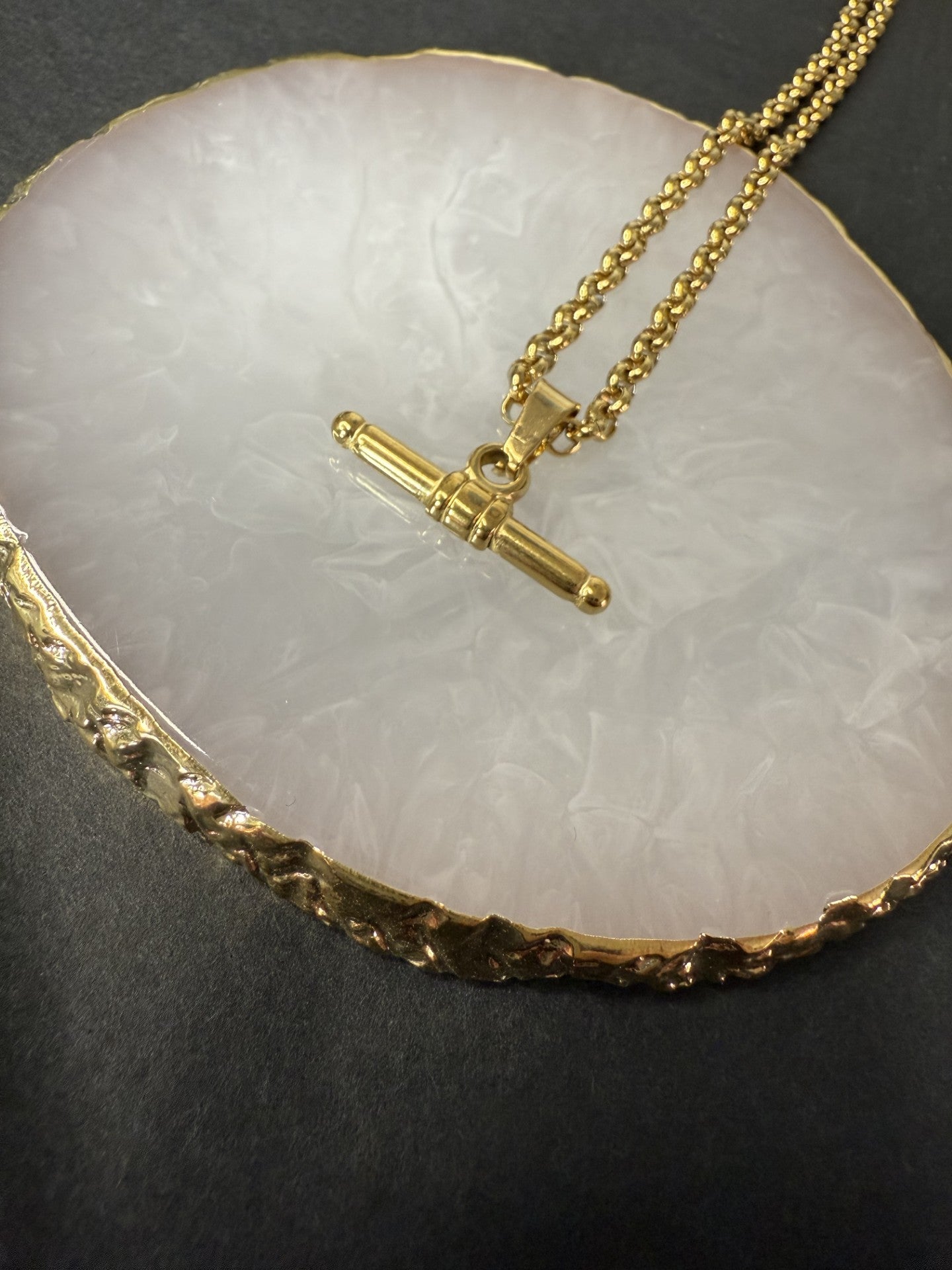 Gianni Vintage Style T-Bar Necklace in Gold - NOSTRUM