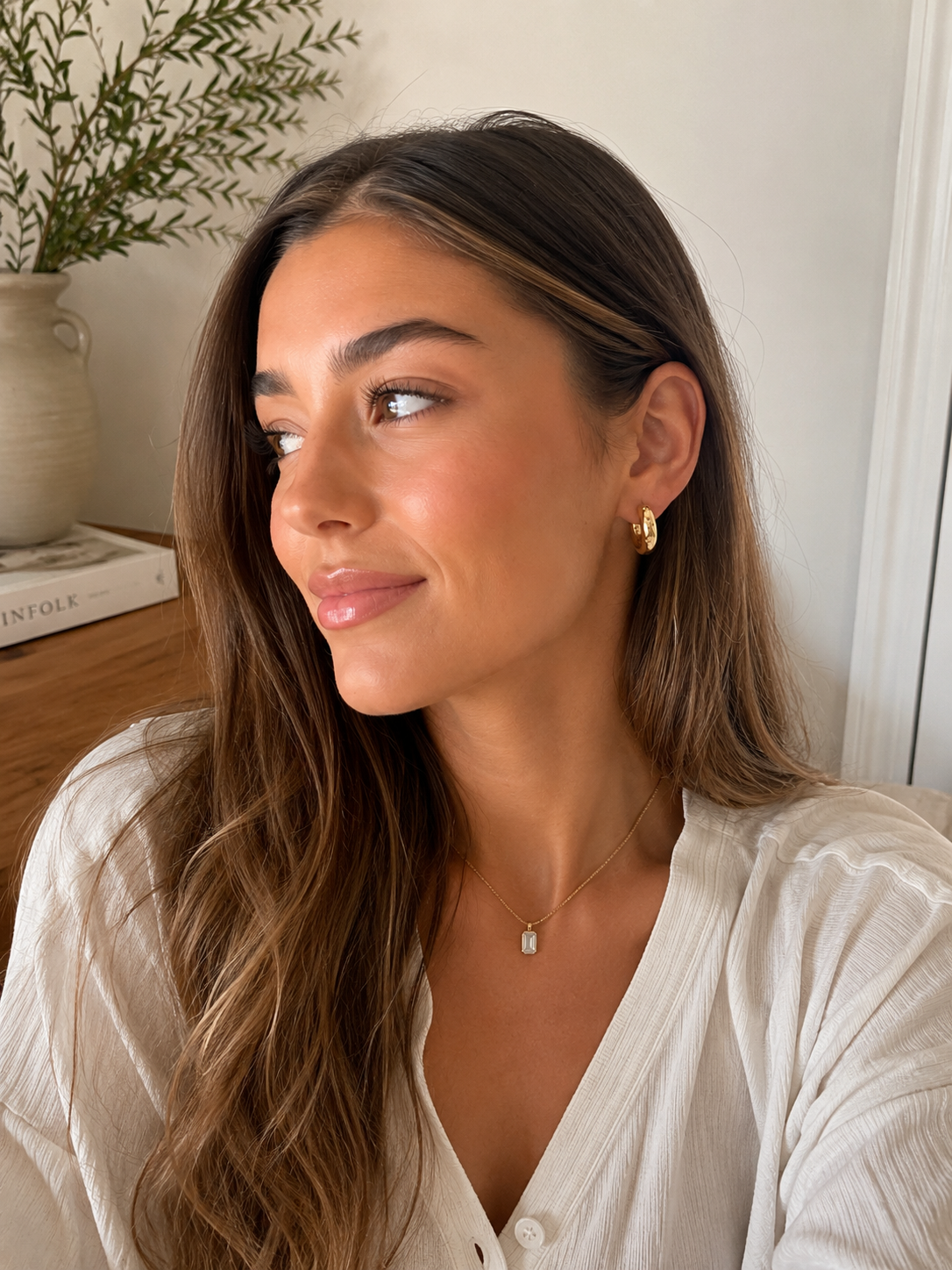 Glimmer Large Huggie Style Earrings in Gold - NOSTRUM