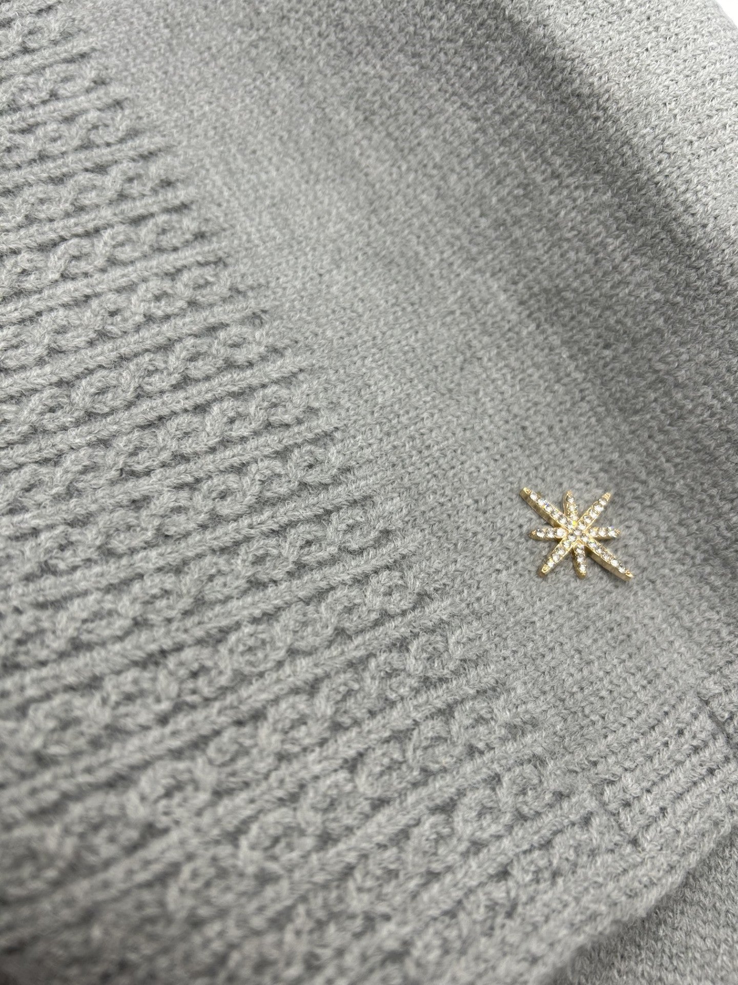 Cable Knit Scarf with Diamante Star - Grey