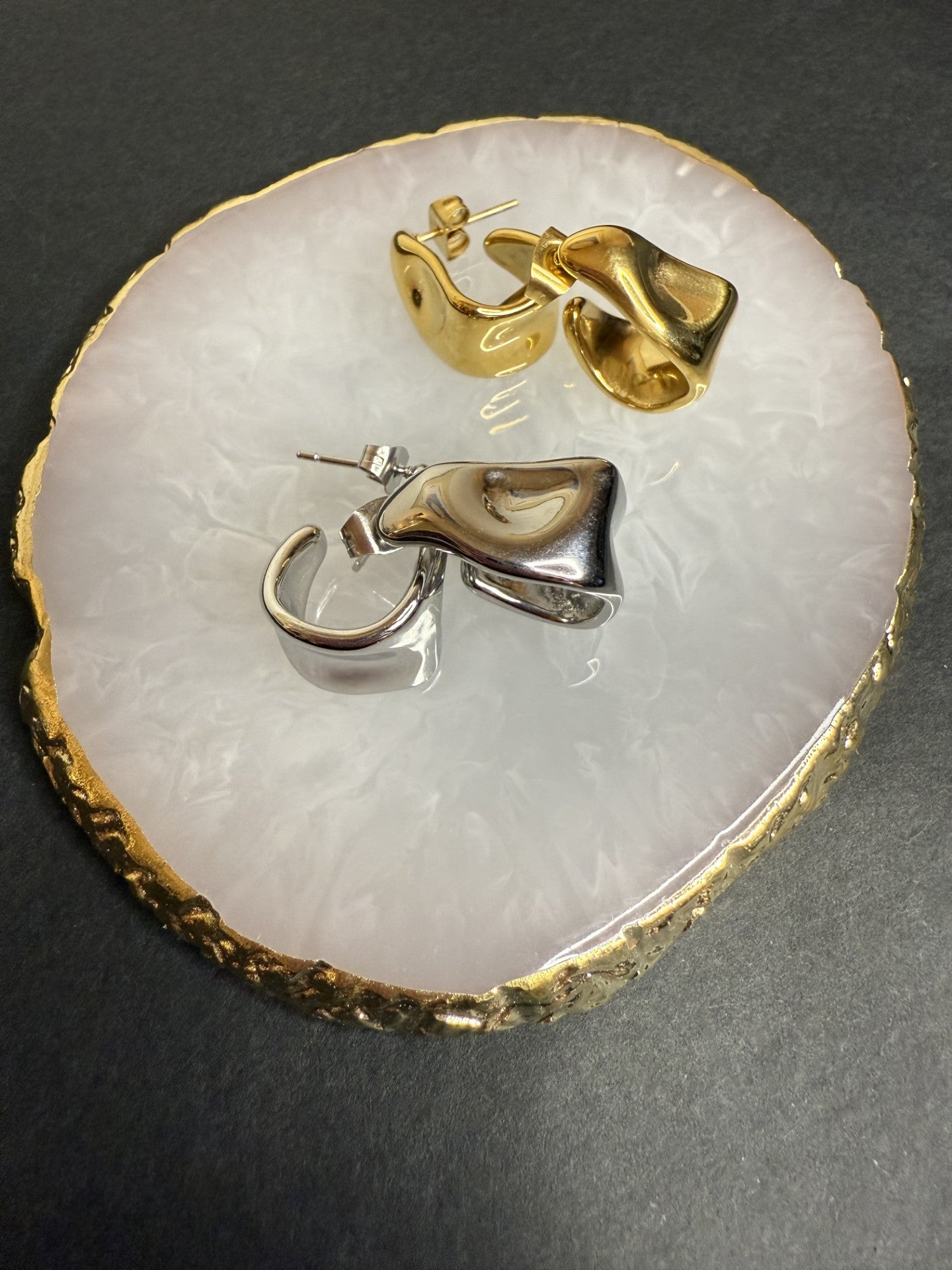 Nikko Molten Hoops Earrings in Gold - NOSTRUM