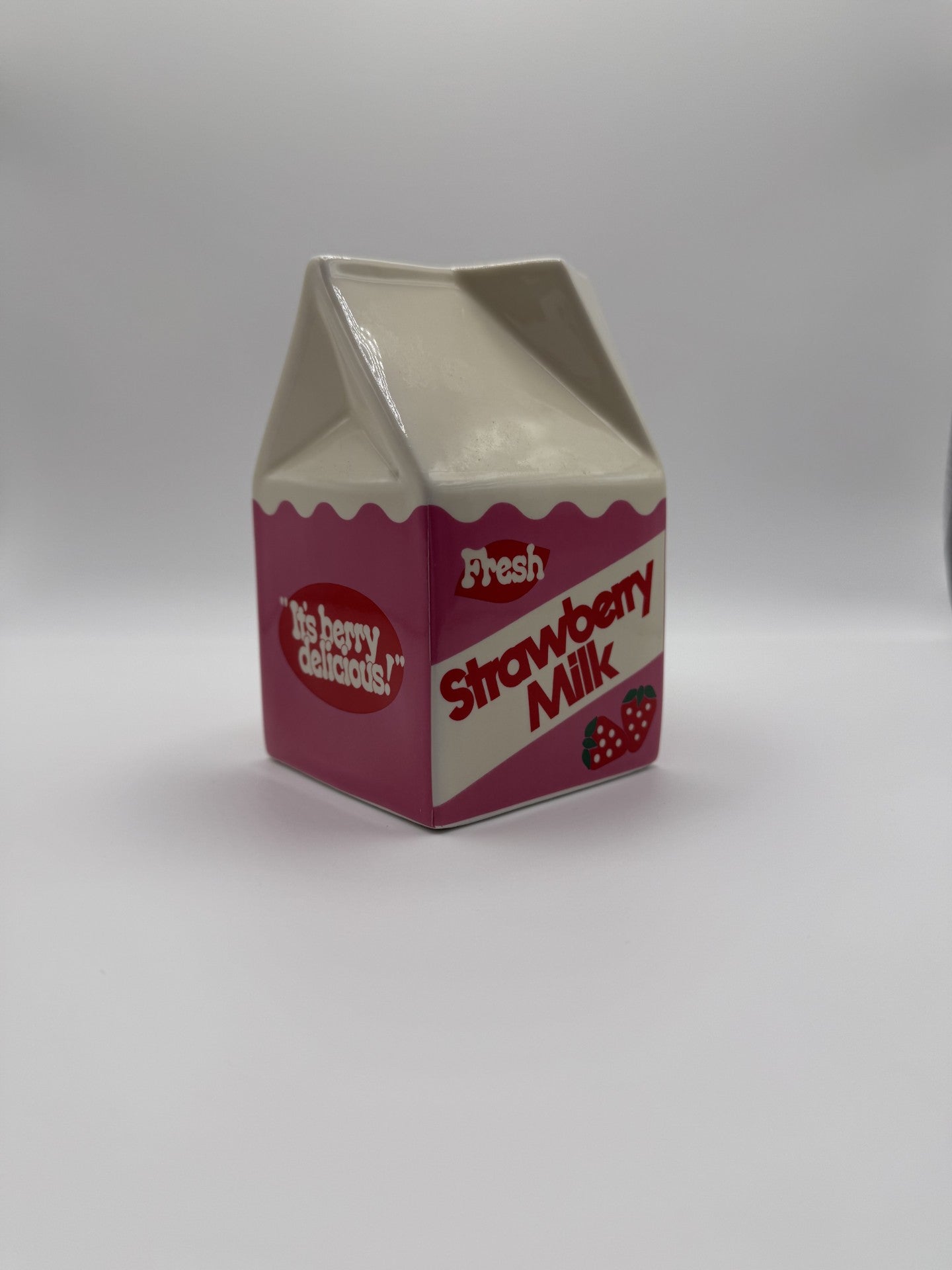Strawberry Milk Vase - Ban.do