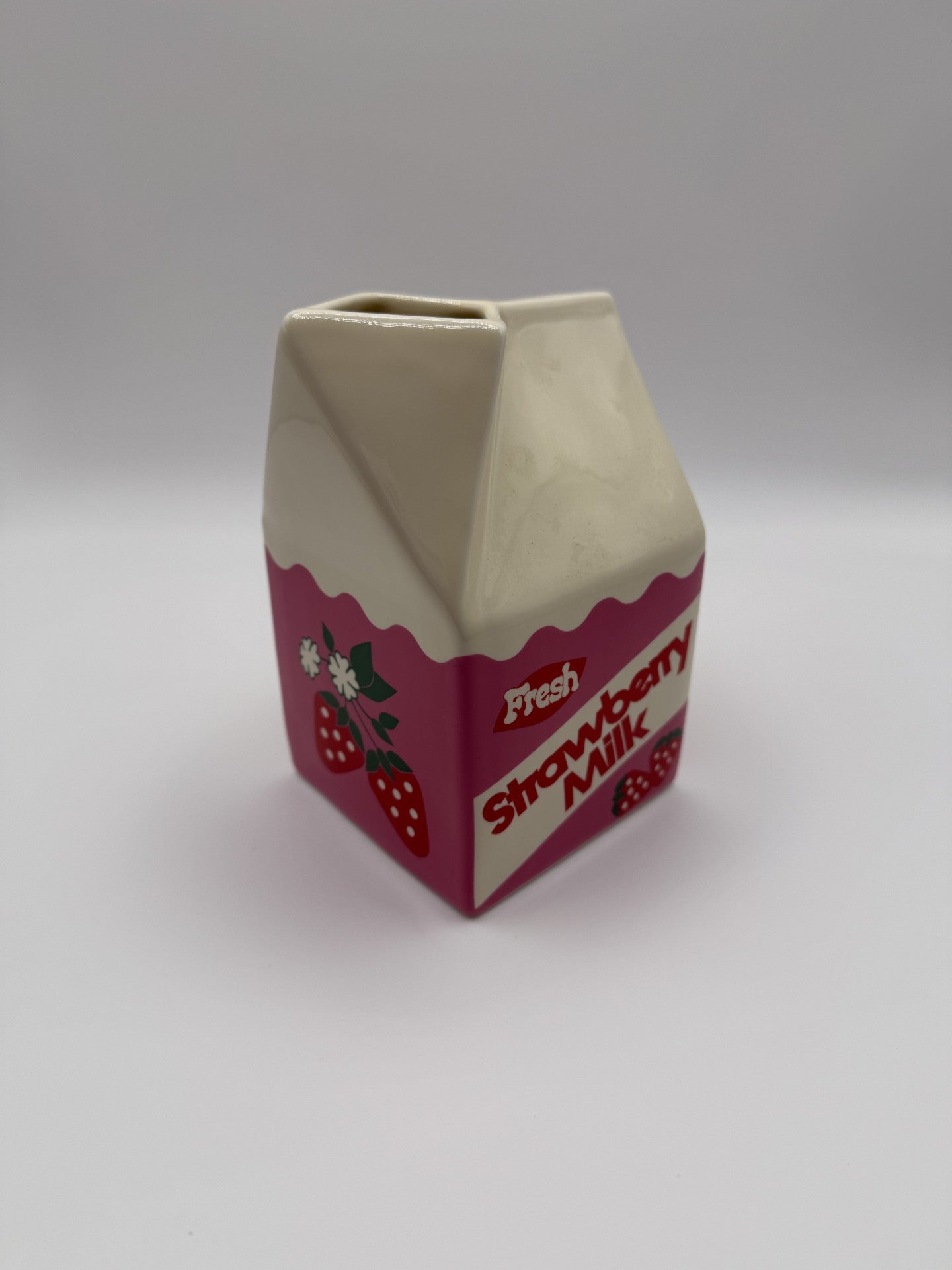 Strawberry Milk Vase - Ban.do