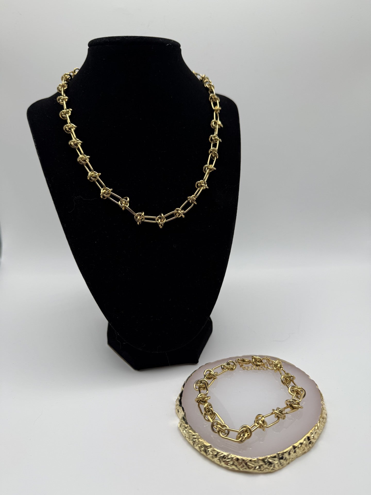 Wild Knot Bracelet in Gold - NOSTRUM