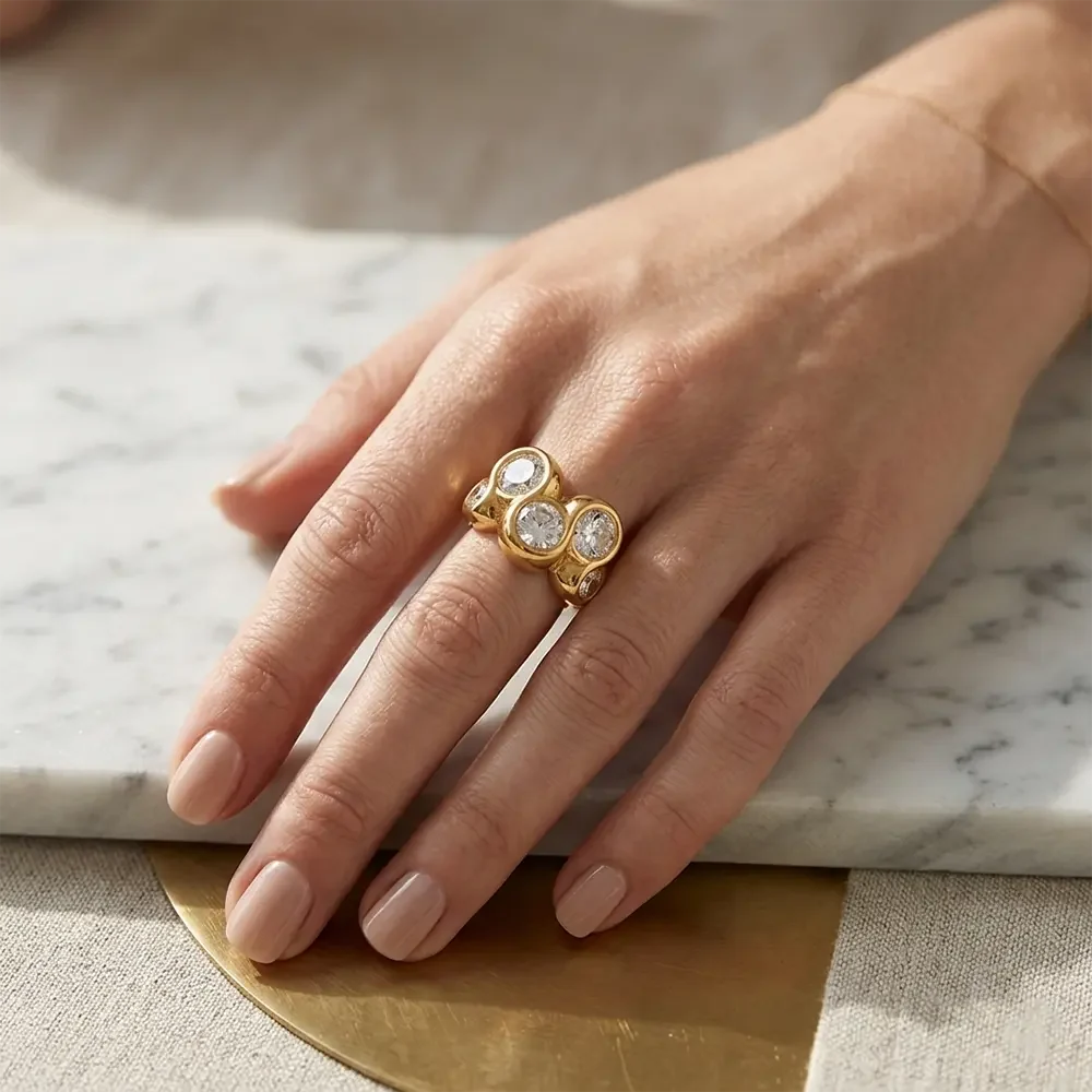 Crystal Statement Ring in Silver - NOSTRUM