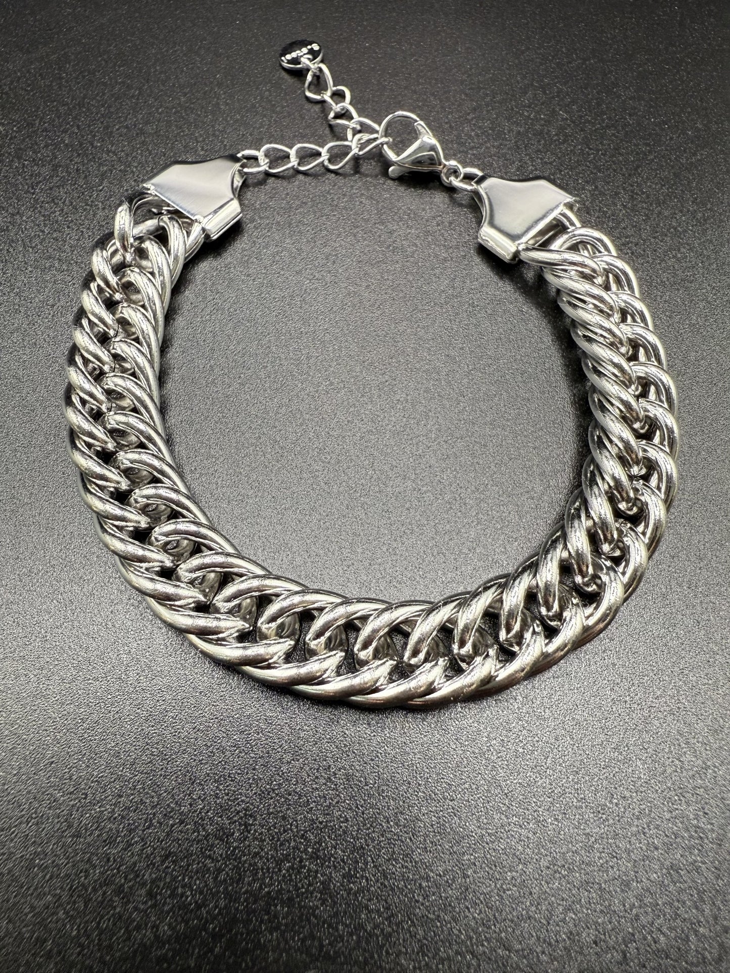 Unisex Chunky Curb Chain Bracelet in Silver - NOSTRUM