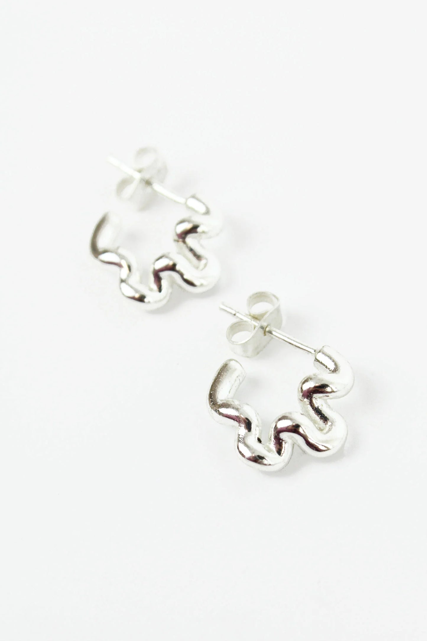 Small Wiggle Hoop Earring in Silver Plated - My Doris