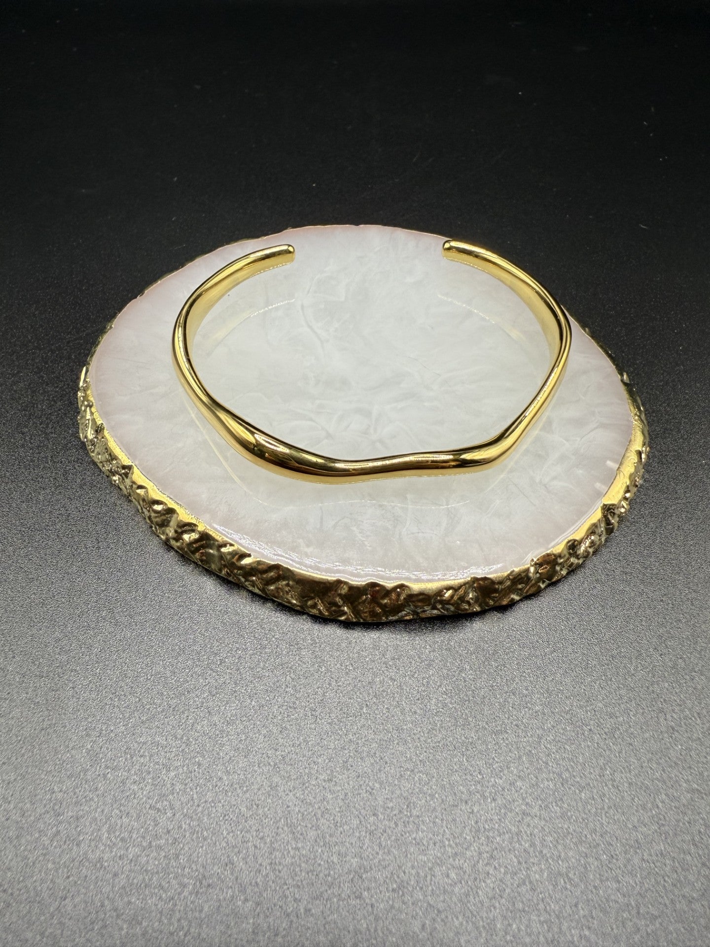 Wave Style Torque Bangle in Gold - NOSTRUM
