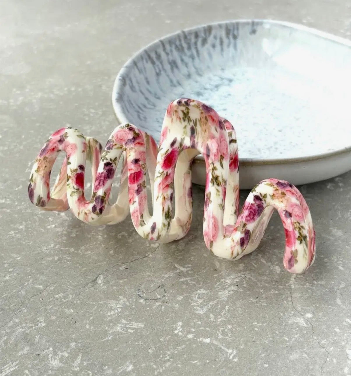Rose Print Wave Claw Clip