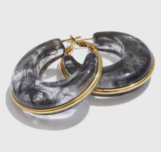 Acrylic Hoop Earrings in Smoke Grey - NOSTRUM