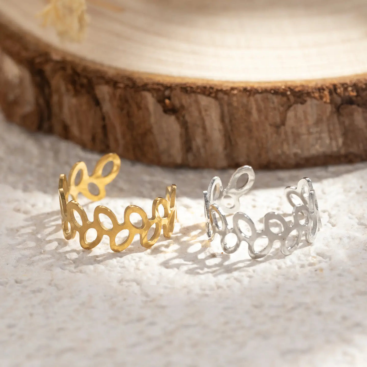Open Leaf Ear Cuff in Gold - NOSTRUM