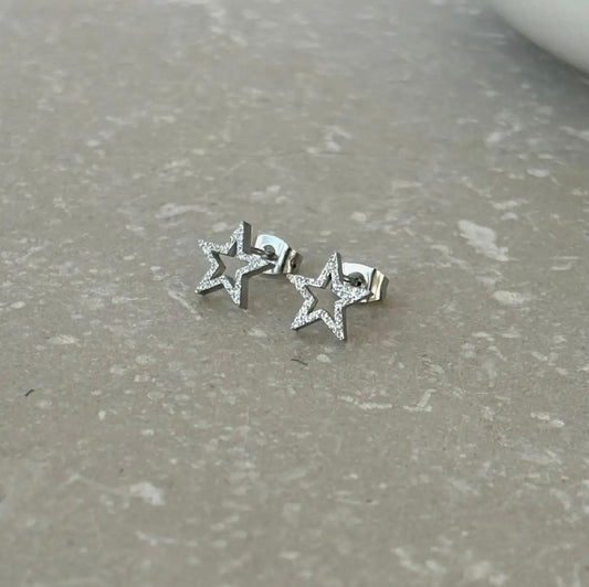 Shimmer Star Studs in Silver NOSTRUM