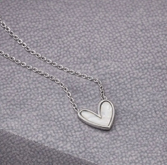 Pearlescent Heart Necklace in Silver - NOSTRUM