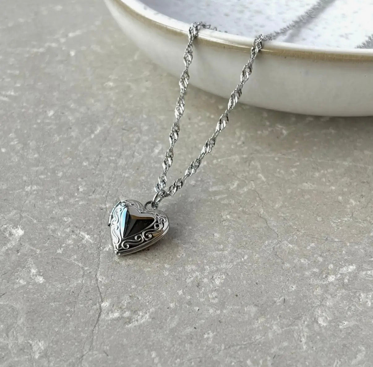 Heart Shaped Locket in Silver - NOSTRUM