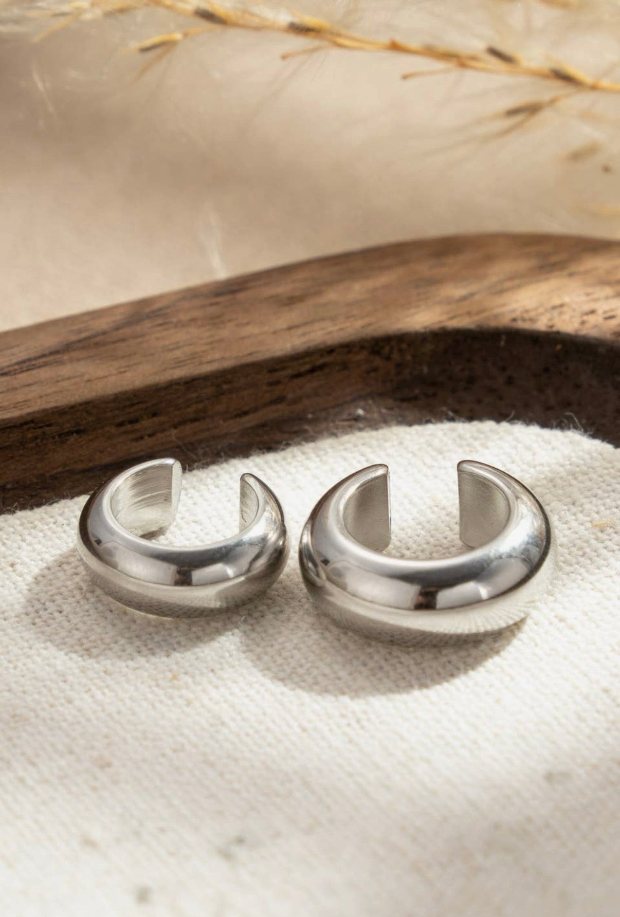 Pair of Plain Ear Cuffs in Silver - NOSTRUM