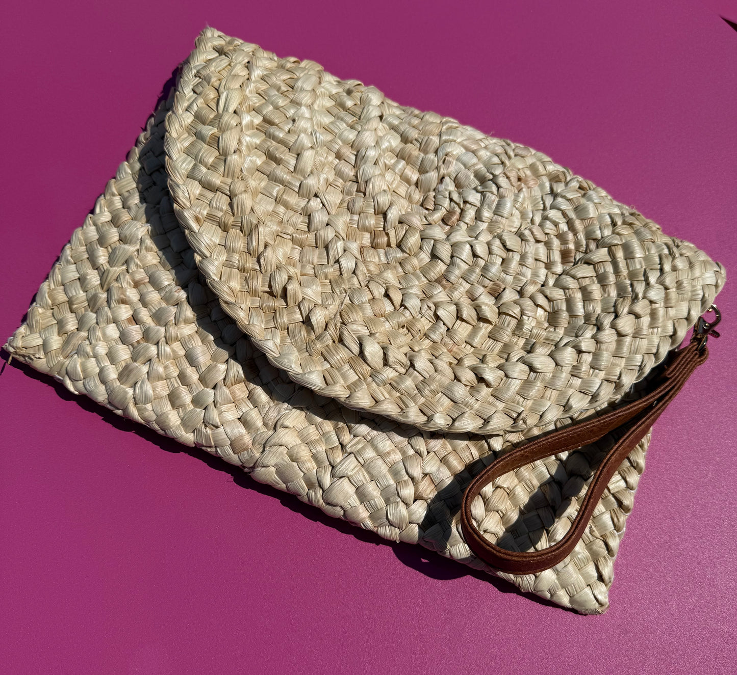 Envelope Straw Clutch in Natural