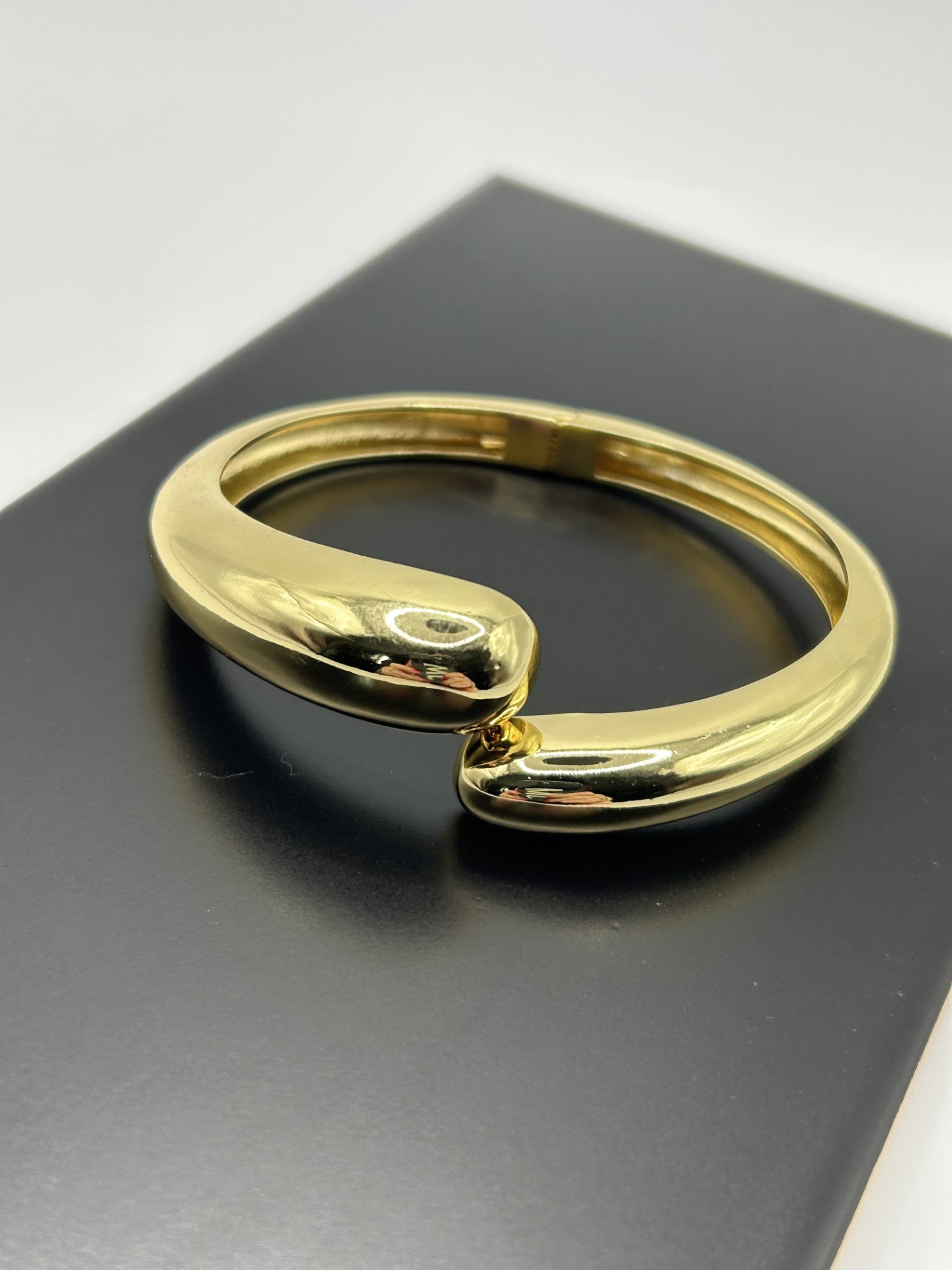 Beau Waterdrop Bangle - 14ct Gold Plated