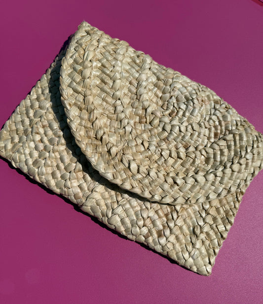Envelope Straw Clutch in Natural