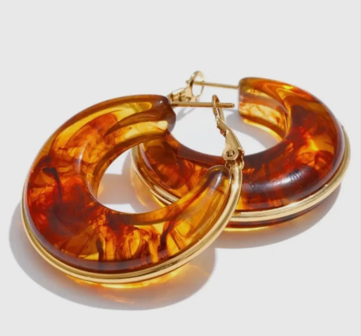 Acrylic Hoop Earrings in Tortoiseshell - NOSTRUM