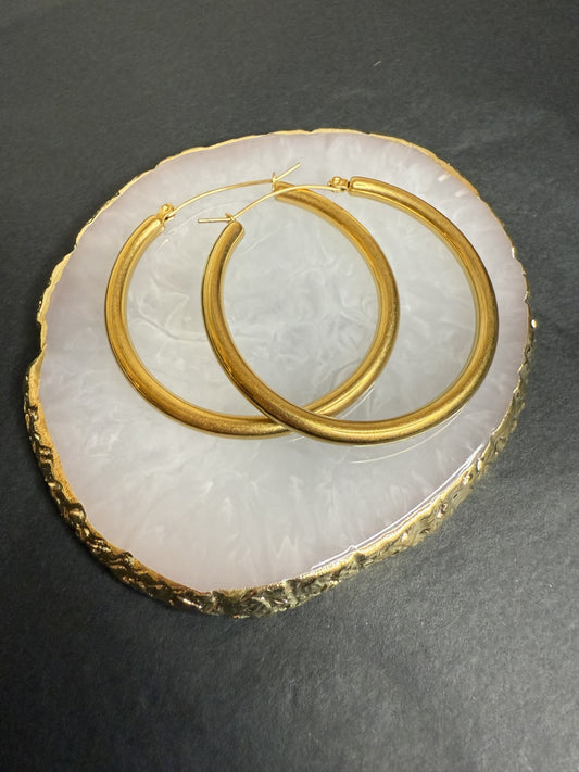 Daddios Hoop Earrings in Gold Large - NOSTRUM