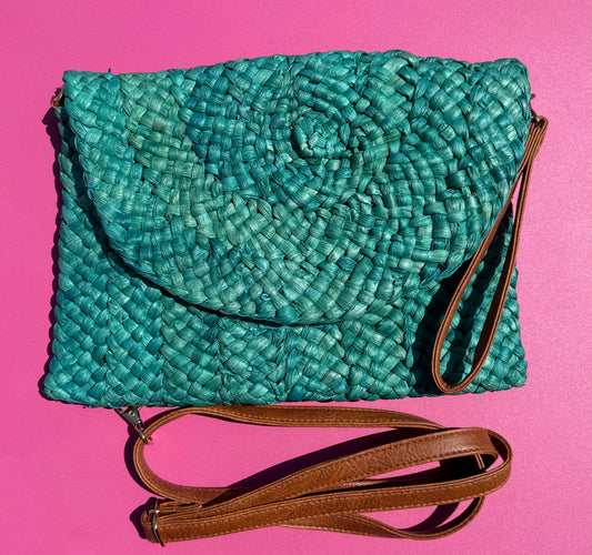 Envelope Straw Clutch Bag in Green