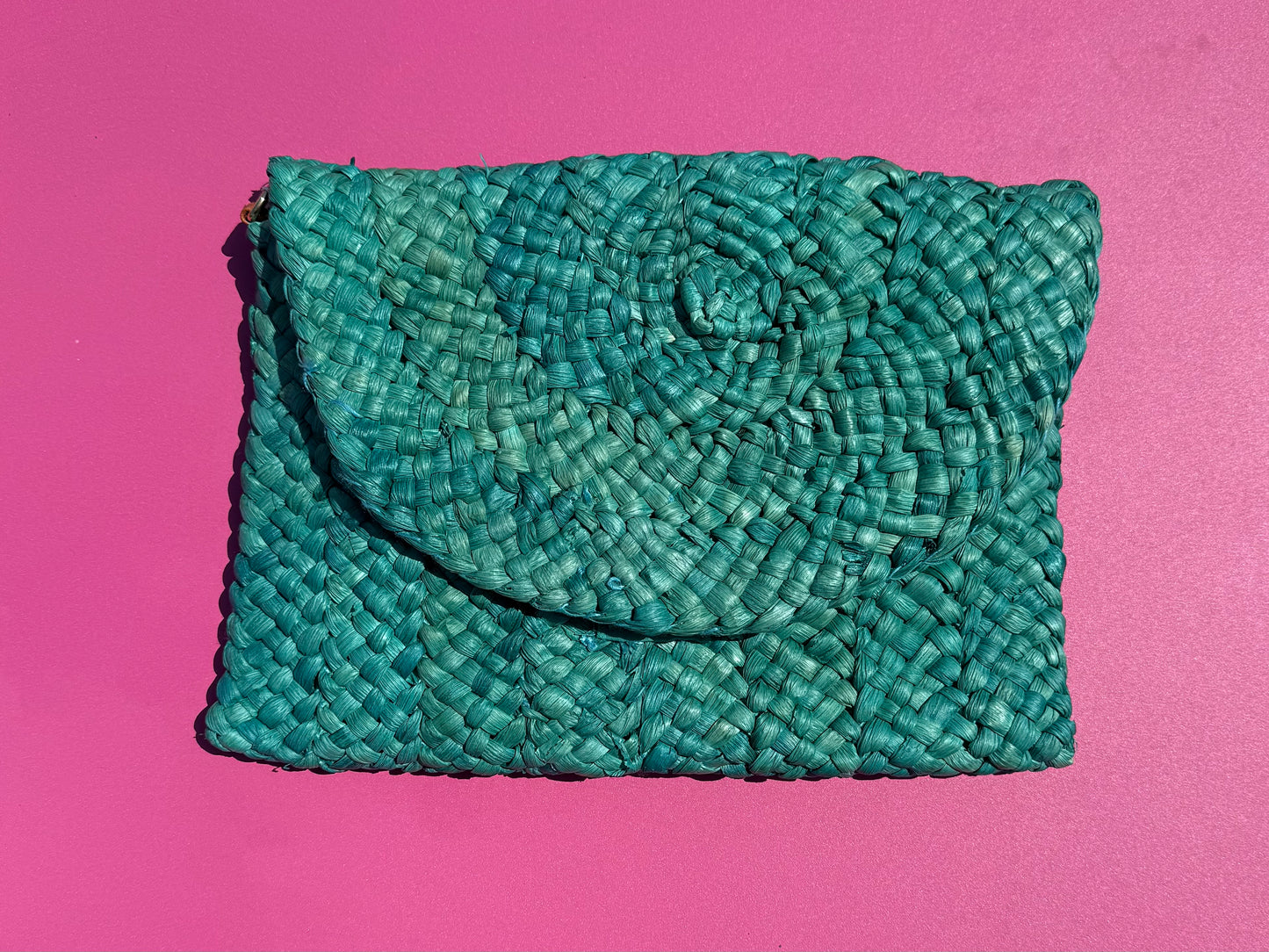 Envelope Straw Clutch Bag in Green