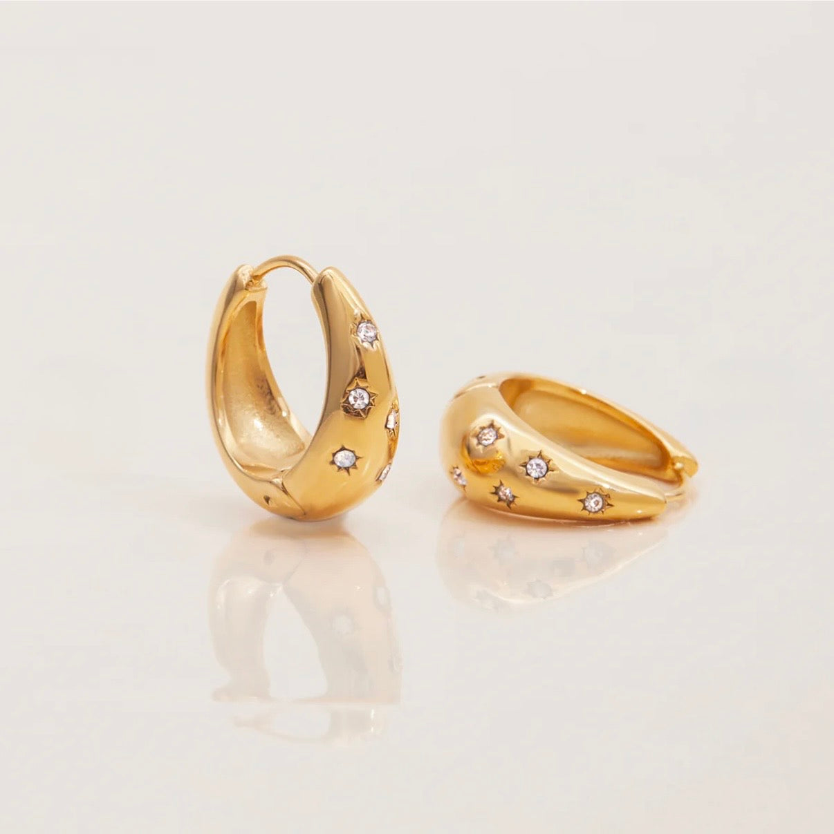 Twinkle Chunky Hoops with Crystals in Gold - NOSTRUM