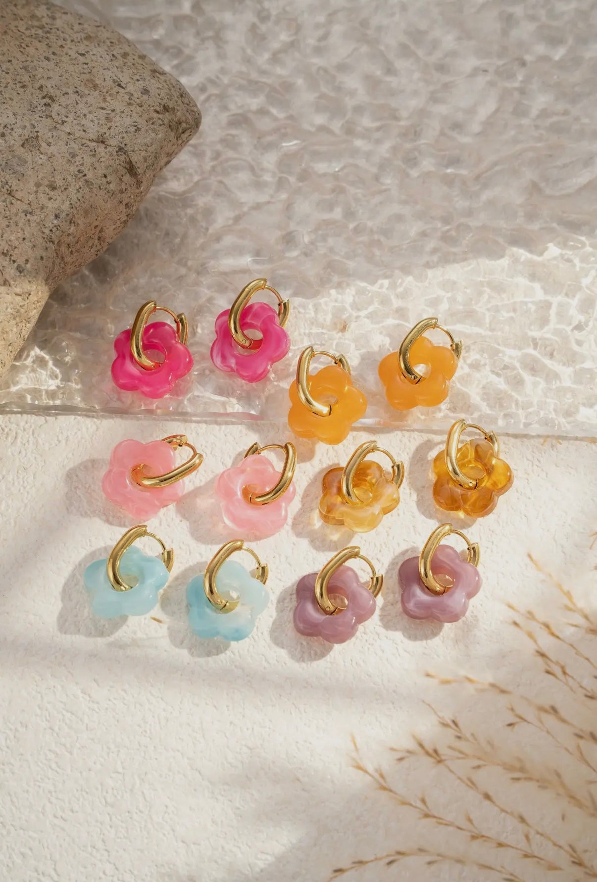Resin Flower Hoops in Tortoiseshell - NOSTRUM