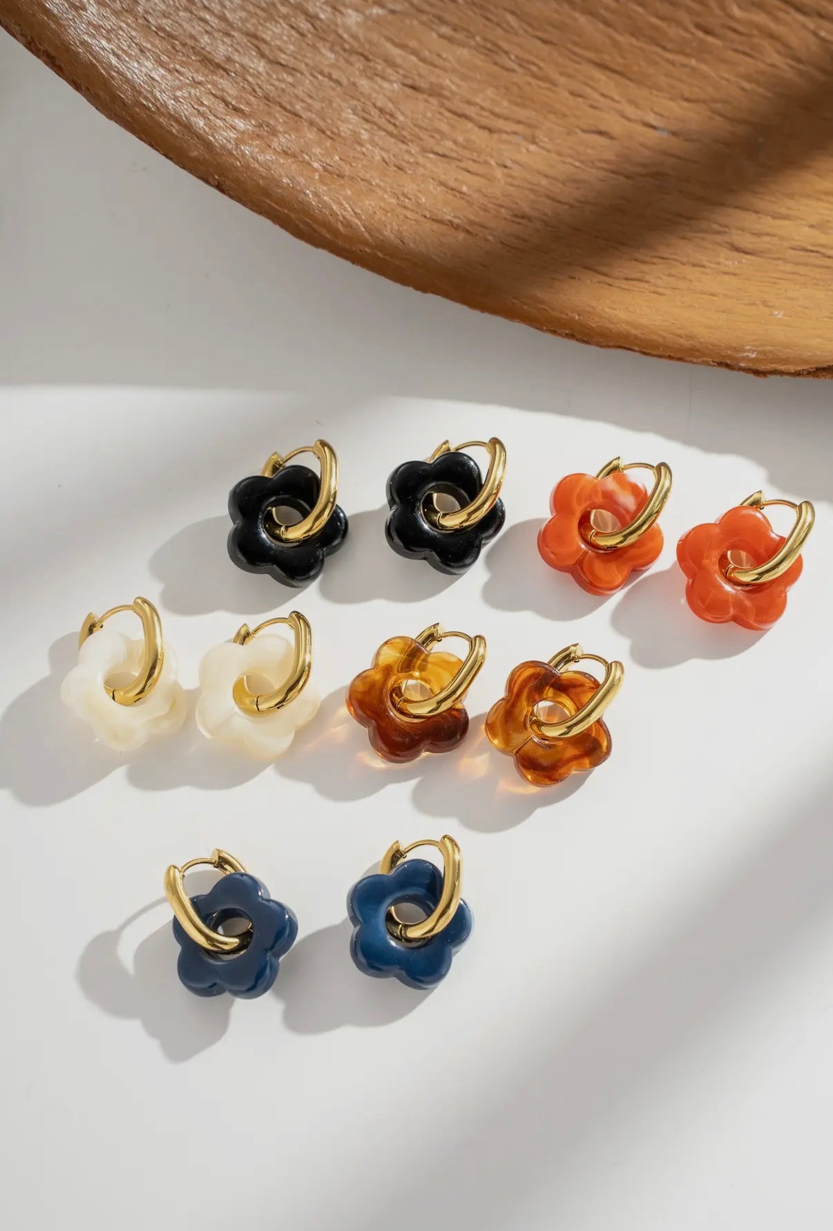 Resin Flower Hoops in Tortoiseshell - NOSTRUM