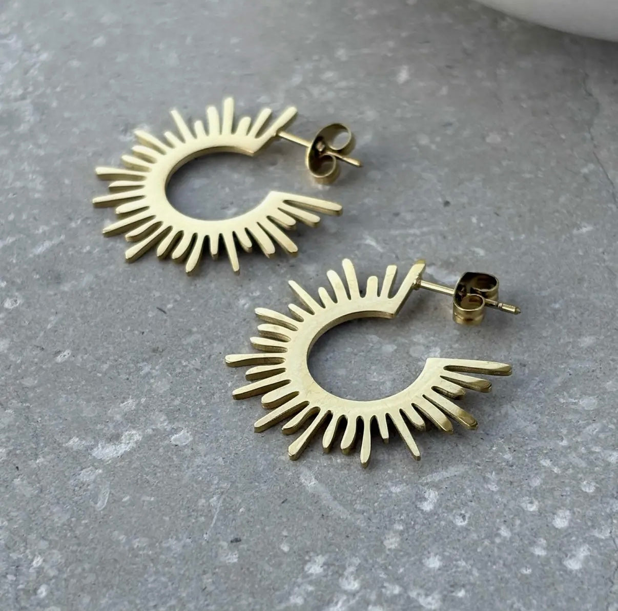 Sunburst Stud Hoop in Gold - NOSTRUM