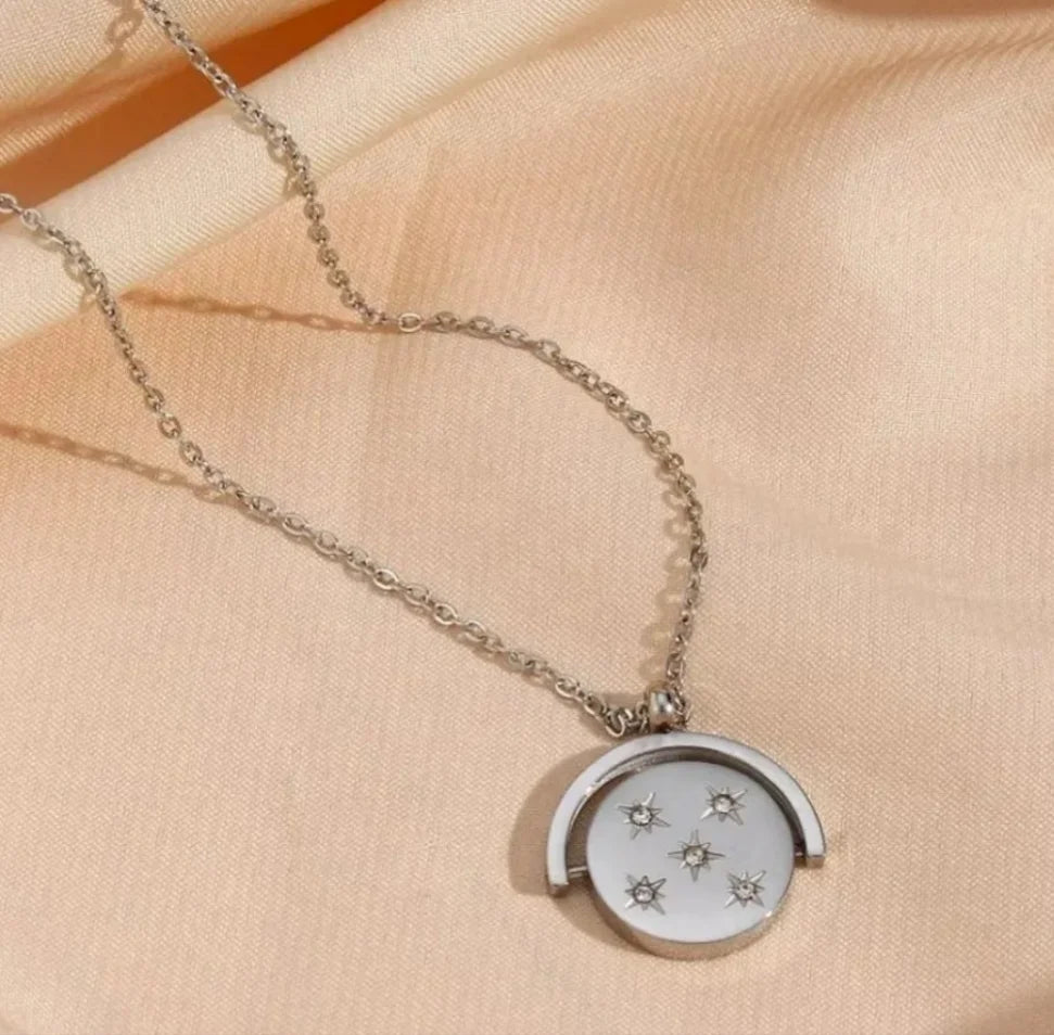 Rotating Disc Necklace in Silver - NOSTRUM