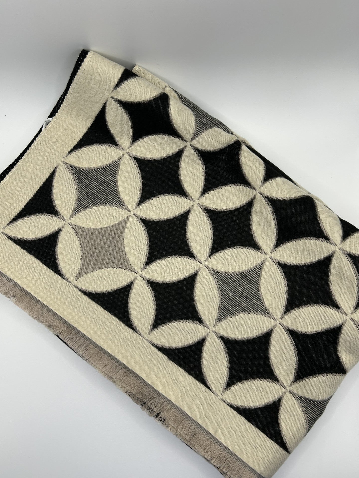 Geometric Print Scarf/Pashmina in Black & Cream