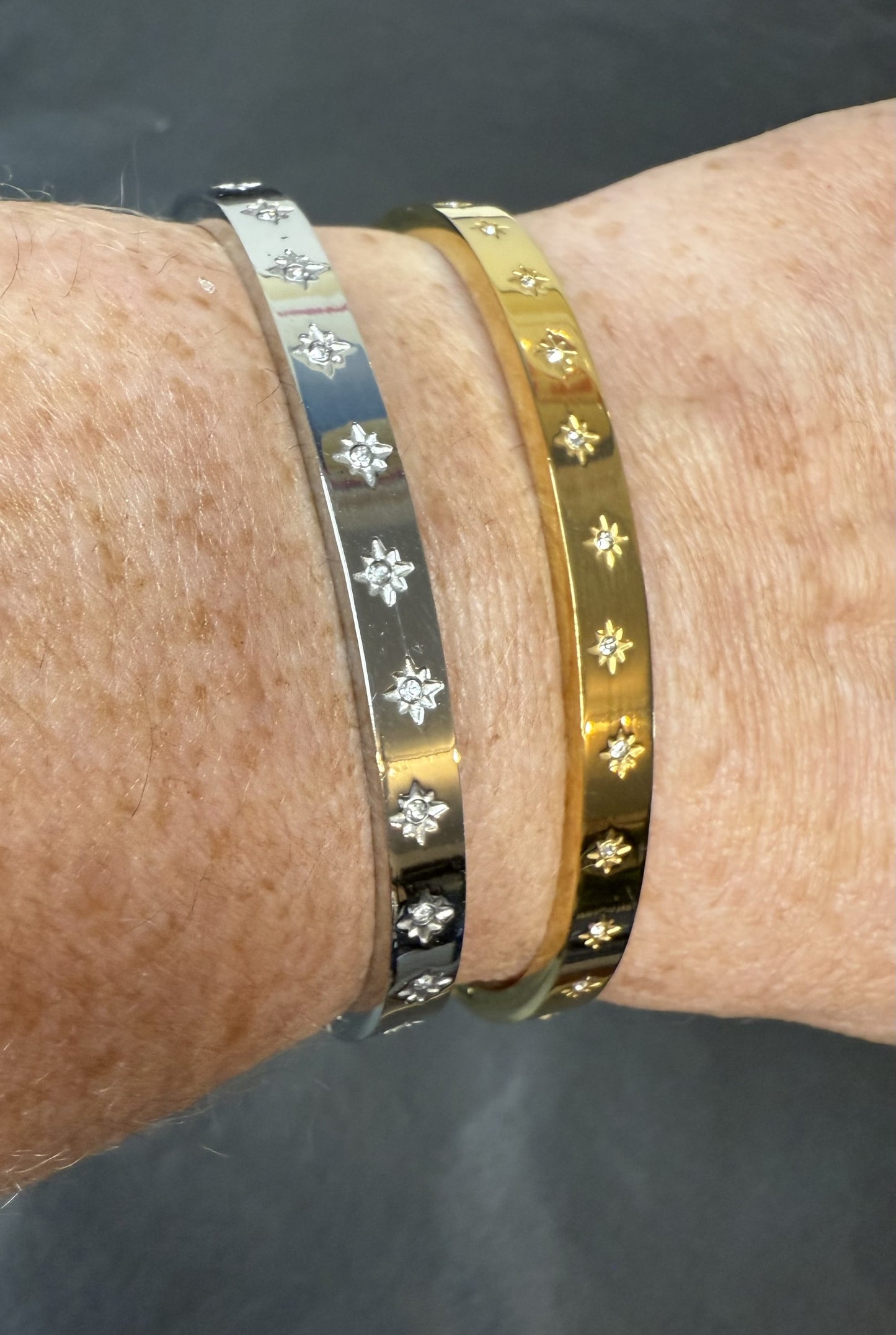Kissimmee Star Bangle in Gold - NOSTRUM