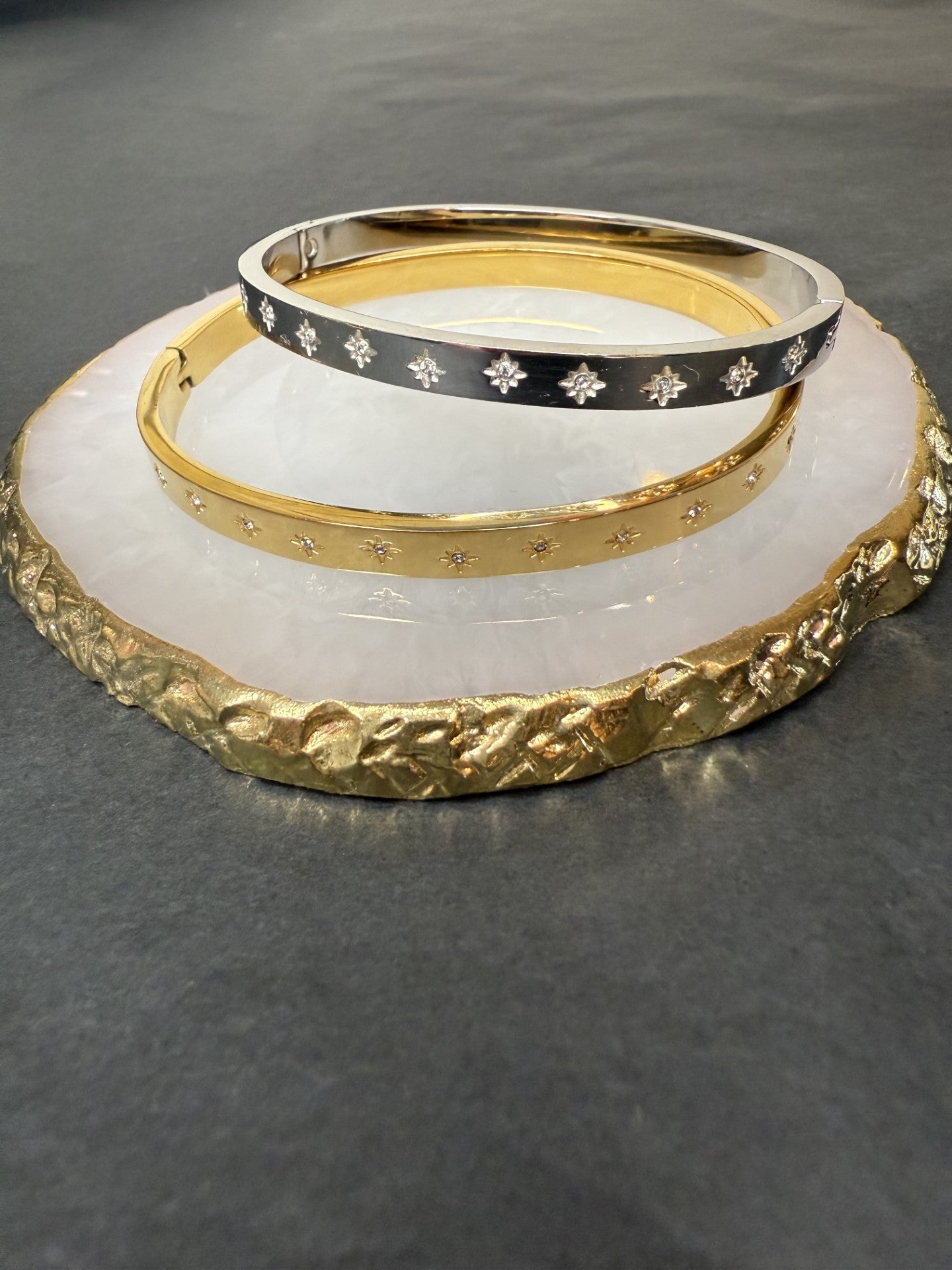 Kissimmee Star Bangle in Gold - NOSTRUM