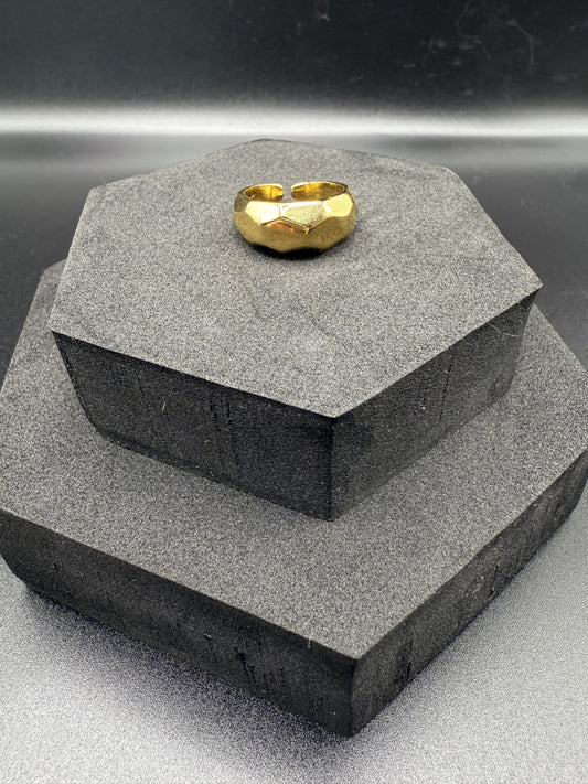 Faceted Adjustable Band in Gold - NOSTRUM