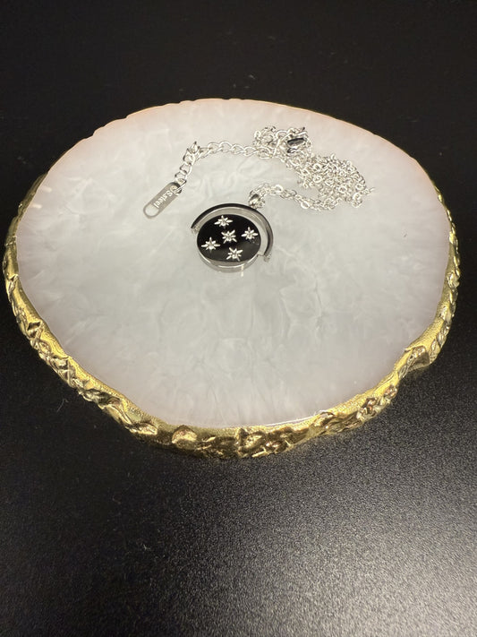 Rotating Disc Necklace in Silver - NOSTRUM