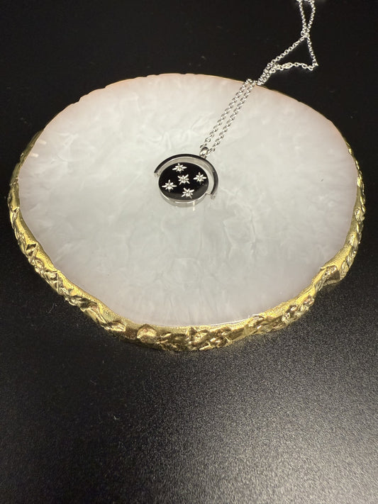 Rotating Disc Necklace in Silver - NOSTRUM