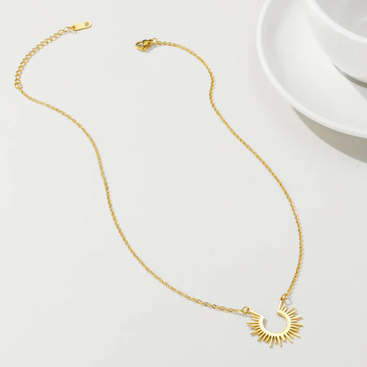 Sunburst Style Necklace in Gold - NOSTRUM