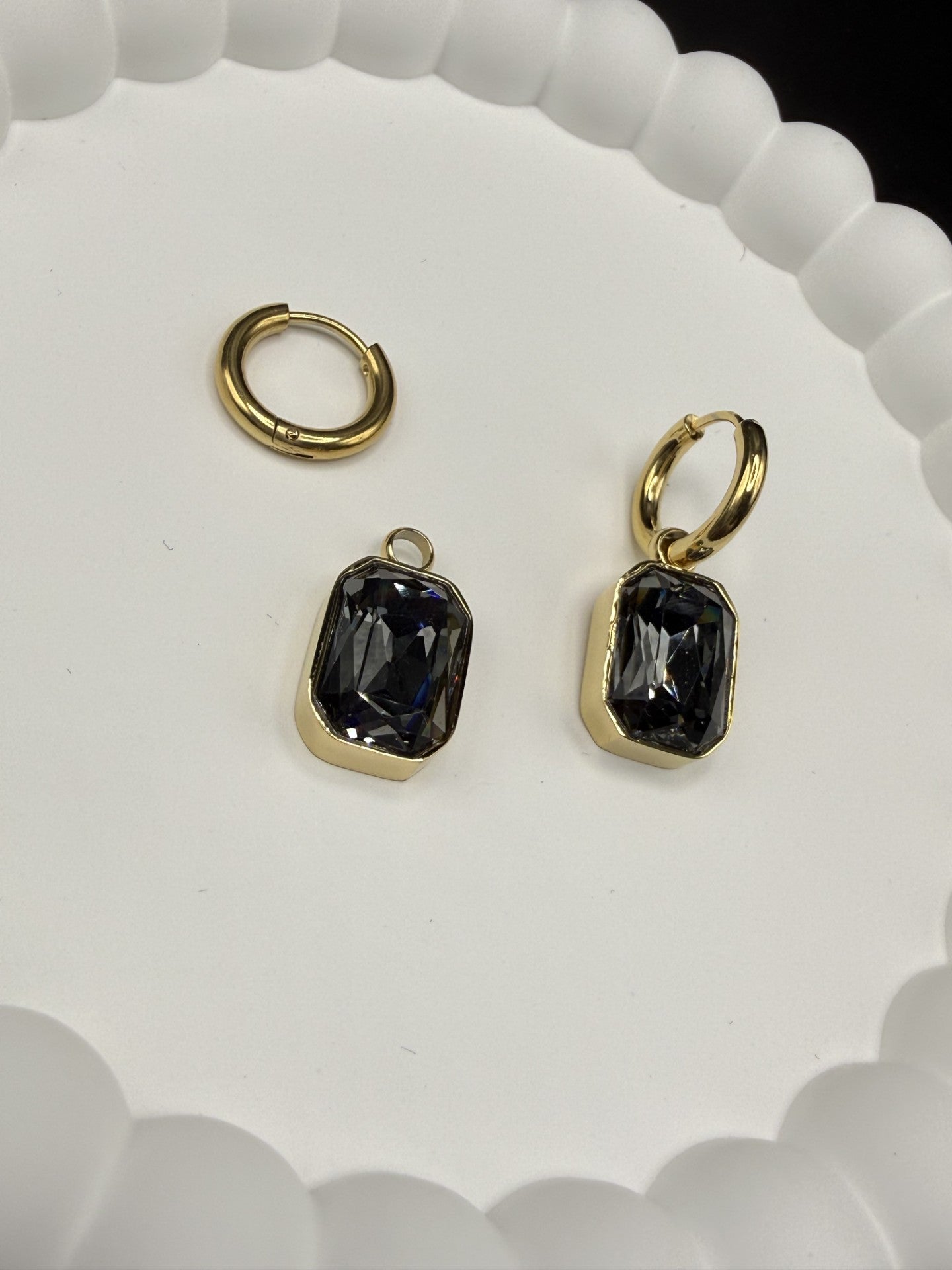 Grey Celebration Crystal Drop Earrings in Gold - NOSTRUM